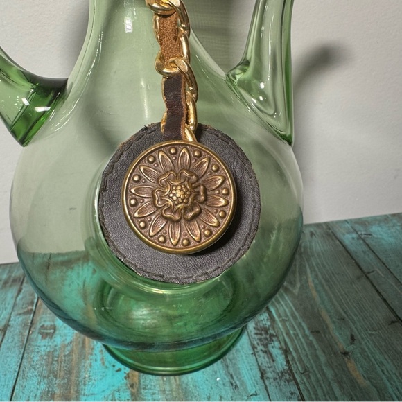 Vintage Large Hand Blown Green Glass Italian Wine Decanter with Ice Chamber - Picture 3 of 13